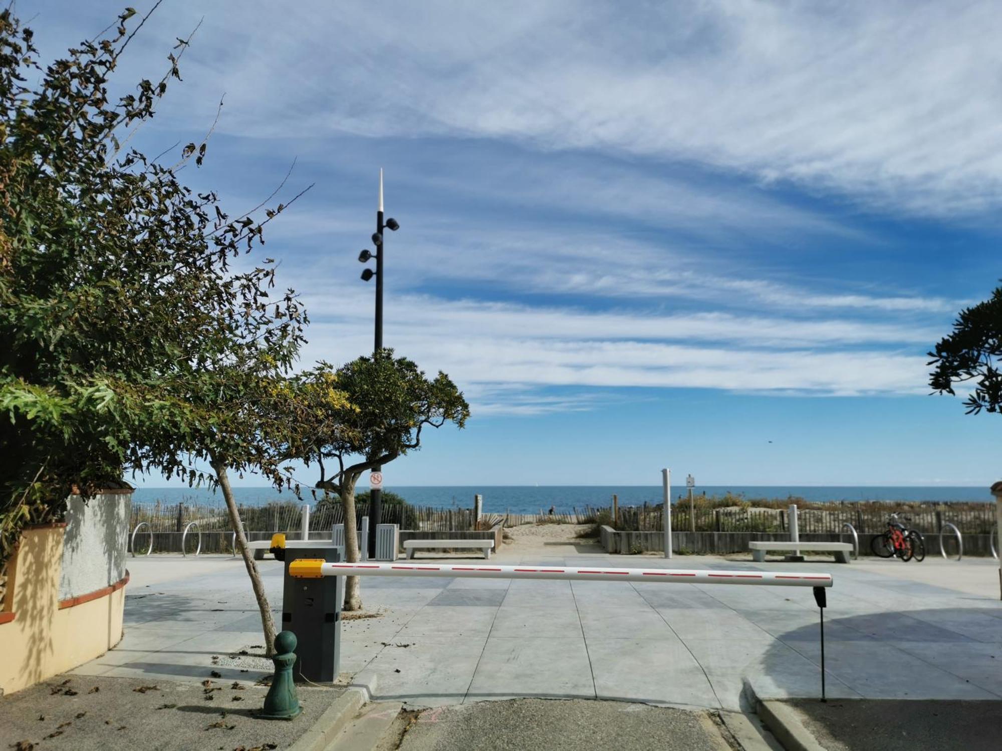 Appartement Refait A Neuf, Climatise Avec Vue Mer Et Montagne, Avec Place De Parking Privative Saint-Cyprien  Exterior foto